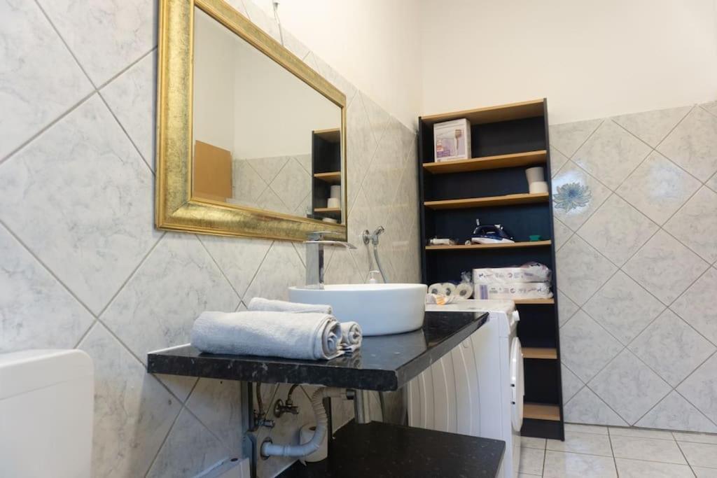 Apartment In Wuppertal - Charmante 3-Zimmer-Oase Mit Kamin Und Badewanne 외부 사진