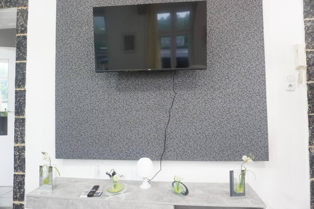 Apartment In Wuppertal - Charmante 3-Zimmer-Oase Mit Kamin Und Badewanne 외부 사진