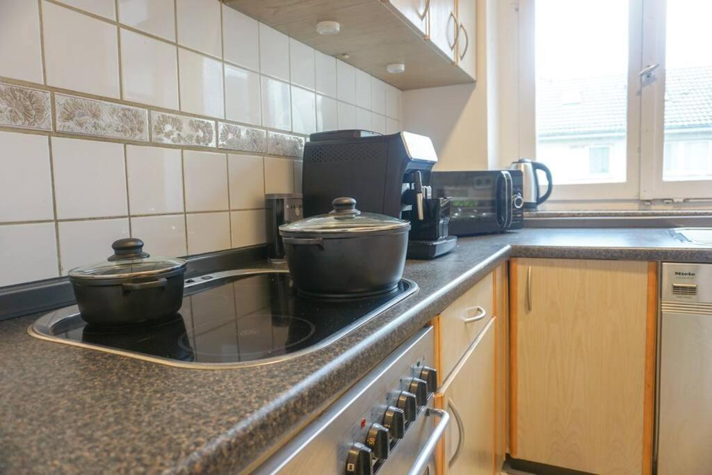Apartment In Wuppertal - Charmante 3-Zimmer-Oase Mit Kamin Und Badewanne 외부 사진
