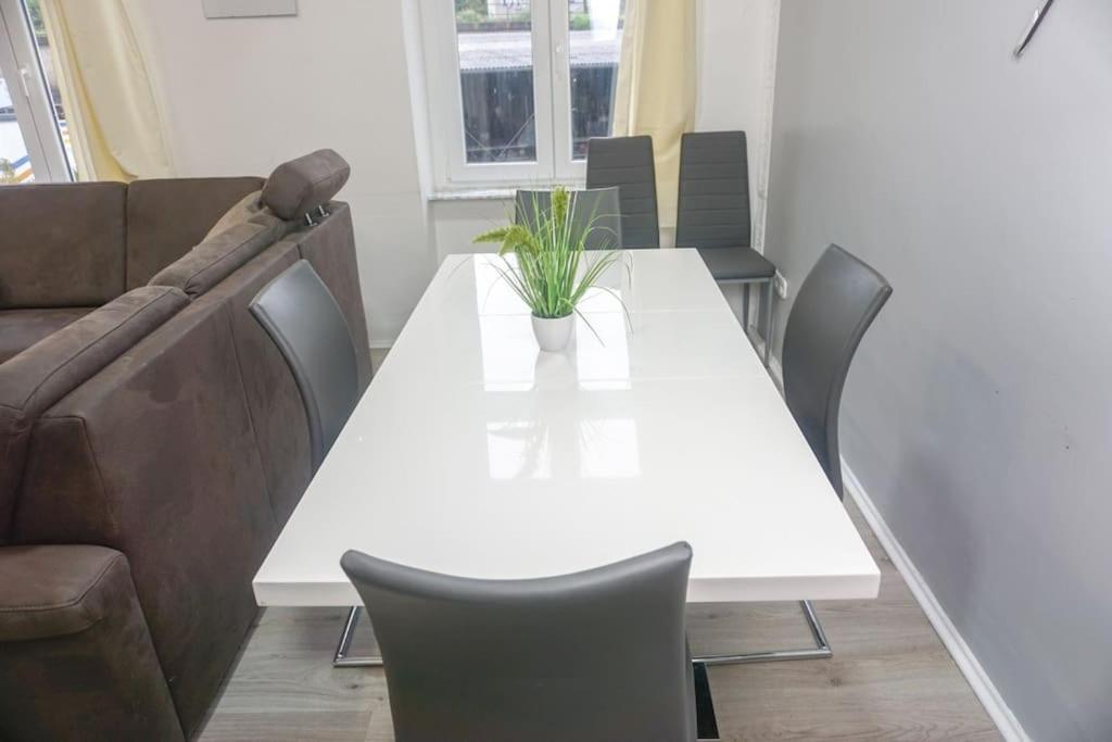 Apartment In Wuppertal - Charmante 3-Zimmer-Oase Mit Kamin Und Badewanne 외부 사진
